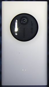 Задняя крышка Nokia 1020 Lumia белая полная с боковыми кнопками - 539841